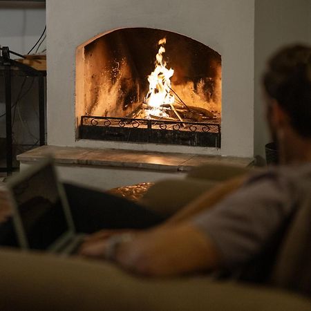 Apanemia Inn House Lofu Zewnętrze zdjęcie